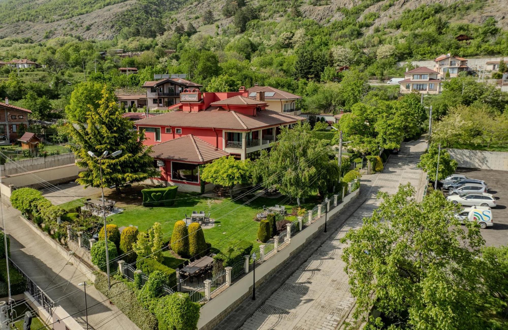 Hotel-Restaurant Almond Karlovo Exterior foto